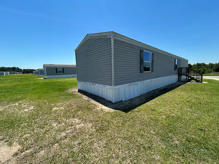 1524 Jans Dr — Photo 2