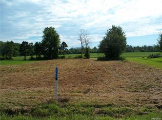 5615 Salt Rd, Clarence, NY 14031