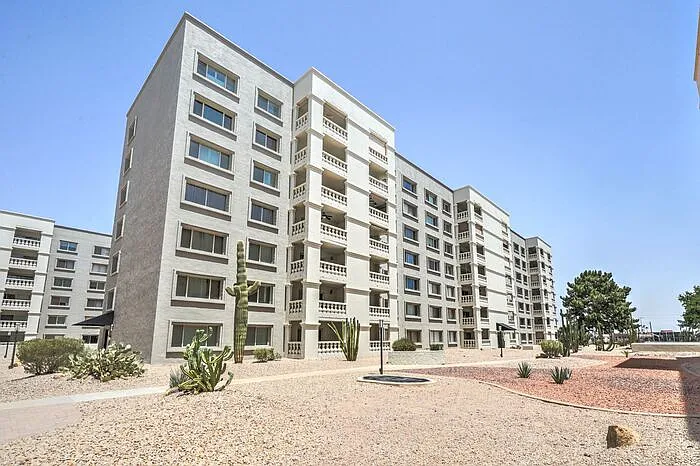 2 bed, 2.0 bath, 1200 sqft, $1,795 — Photo 2