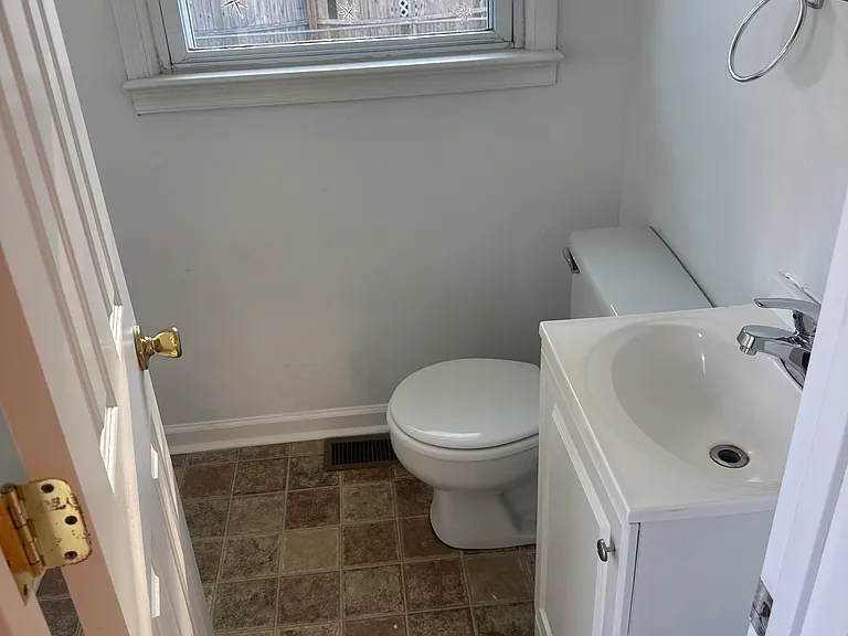 6 Thornrose Ave — Photo 14
