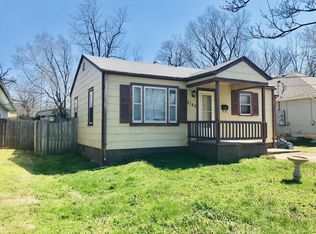 2144 N Travis Ave, Springfield, MO 65803