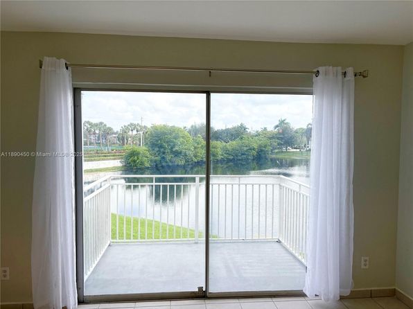 11250 SW 13th St APT 201