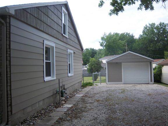 driveway/garage