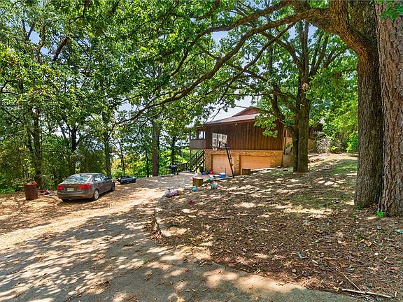 3rd image of 65 Lake Ridge Pl