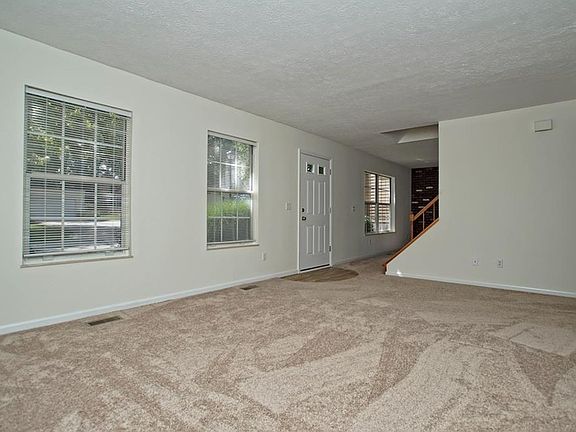 2nd image of 2231 Pine Tree Ln