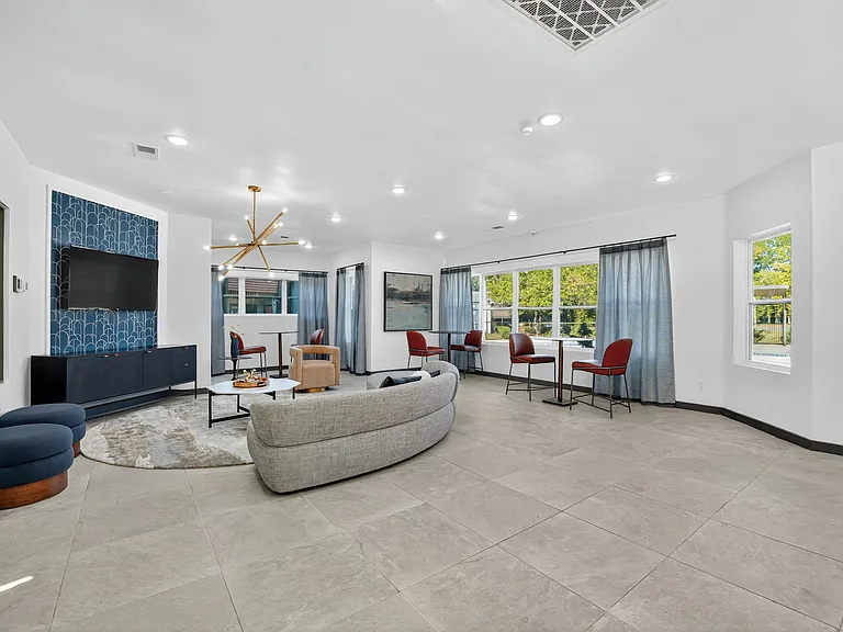 The Tatum Apartments — Photo 4