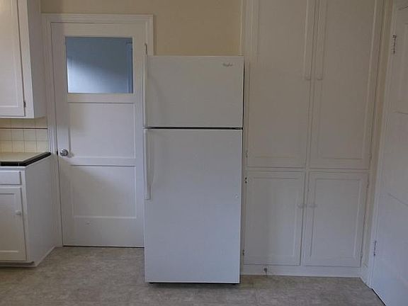 5th image of 126 Clayton Ave