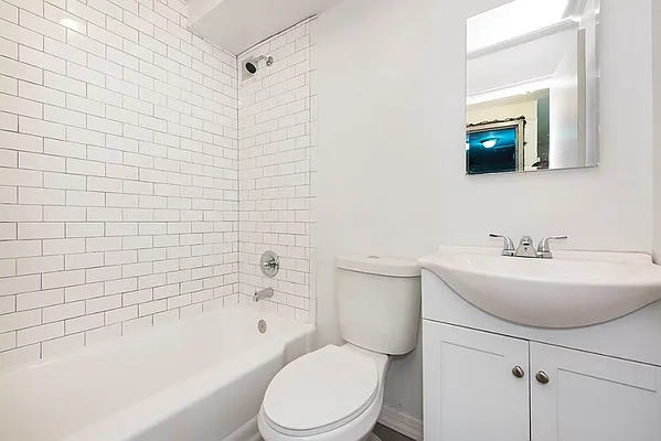 Rented by Camelot Realty Group | media 18