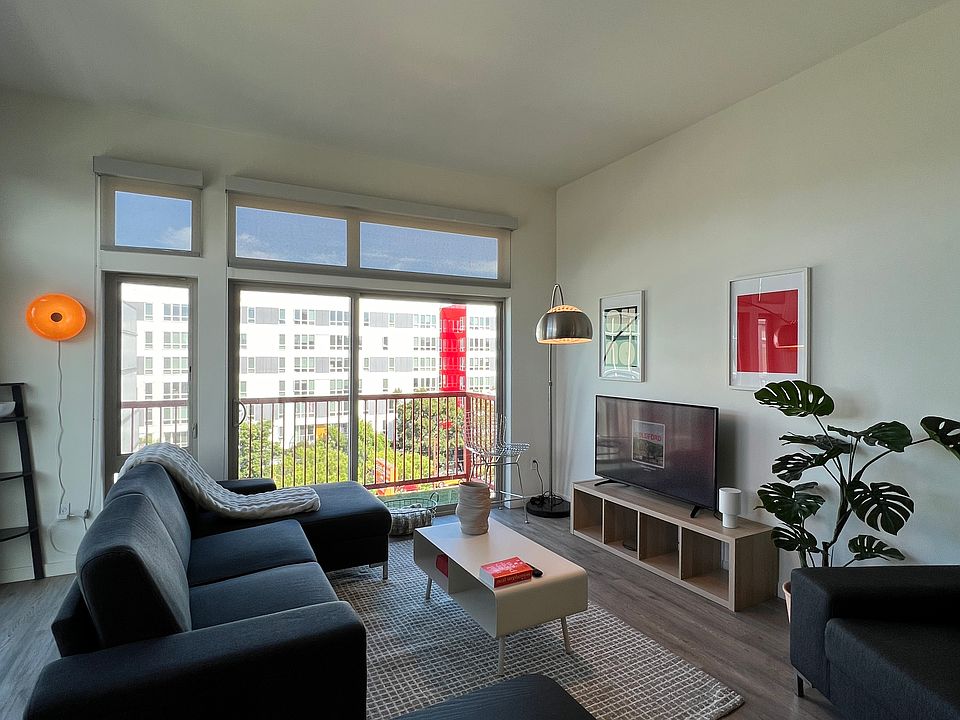7th floor corner