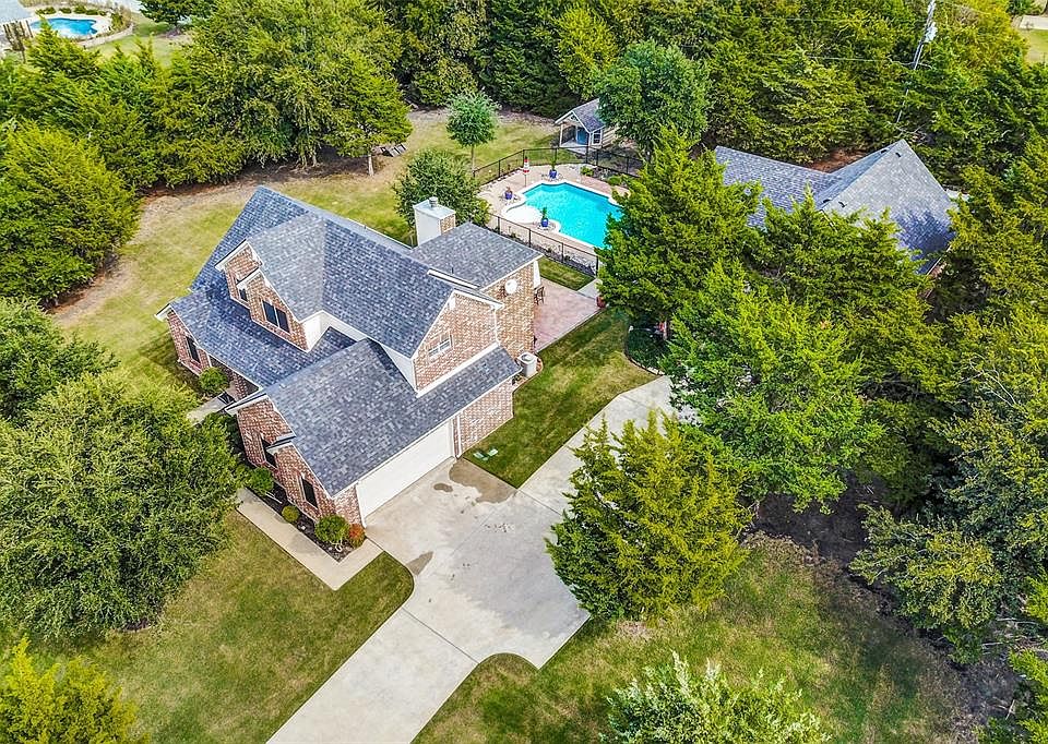 1st image of 150 Lopez Dr