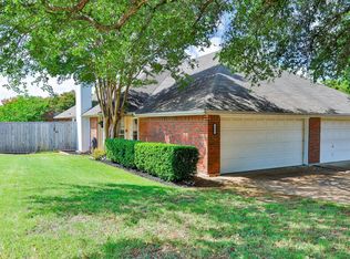 101 Canterbury St, Euless, TX 76039