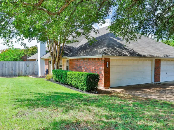 101 Canterbury St, Euless, TX 76039