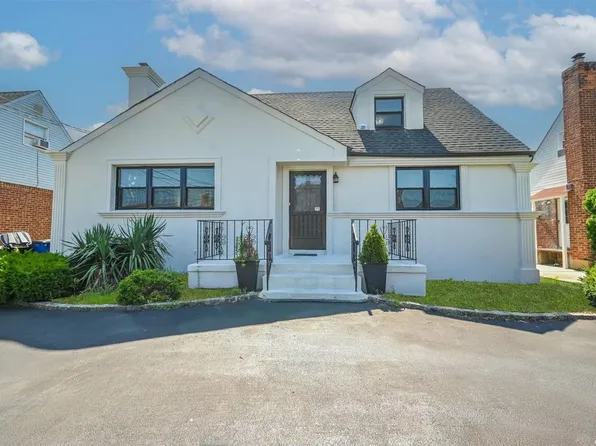 12 Radstock Avenue, Valley Stream, NY 11580