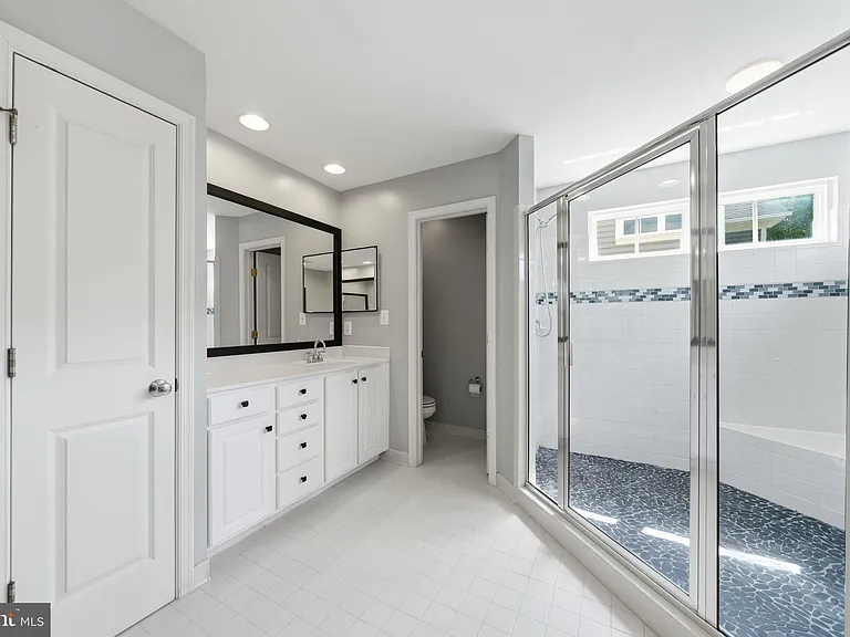 13131 Clarksburg Square Rd — Photo 26