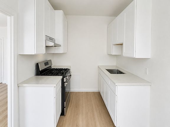 4th image of 2201 11th Ave APT 1