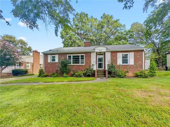 1621 Woodland Ave, Burlington, NC 27215