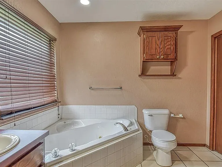 313 SW 141st St — Photo 19