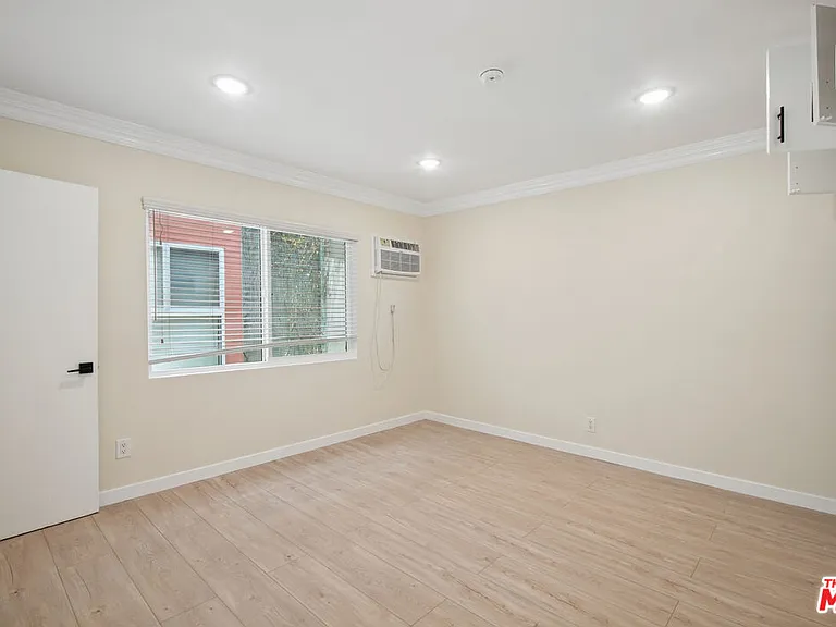 1215 N Hayworth Ave #206 — Photo 8