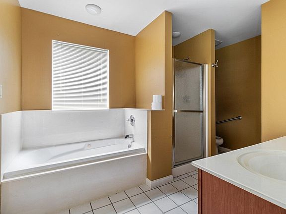 3rd image of 3600 Green Park Ct