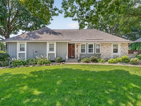 7320 N Garfield Ave, Gladstone, MO 64118