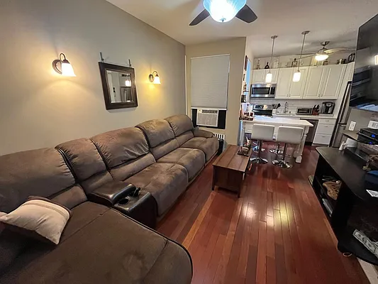 Rented by Tyler Vincent Real Estate Inc | media 19