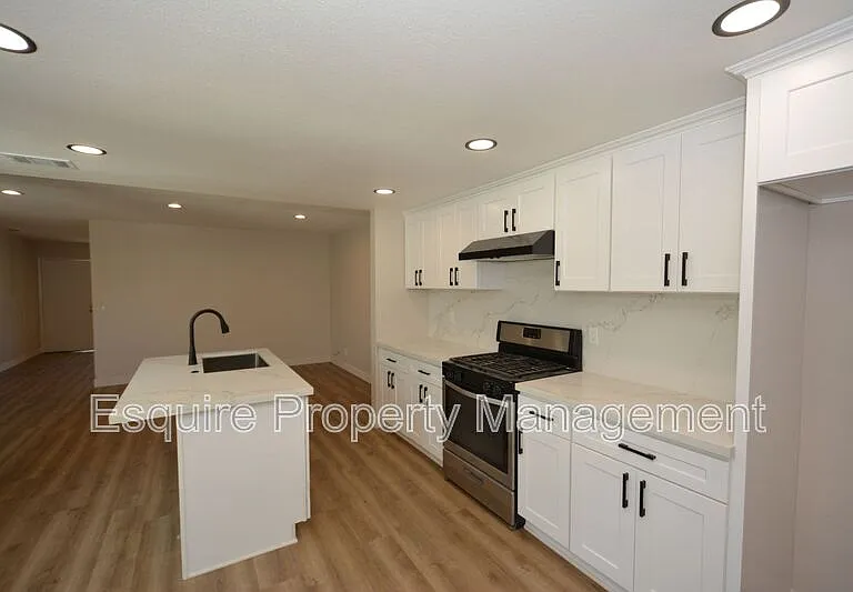 3551 W Hemlock St — Photo 6