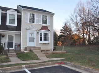 25 Wyatt Ct, Sterling, VA 20165