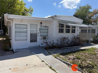 6 Heron Dr, Tavares, FL 32778