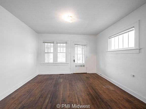 4th image of 1429 N Gladstone Ave