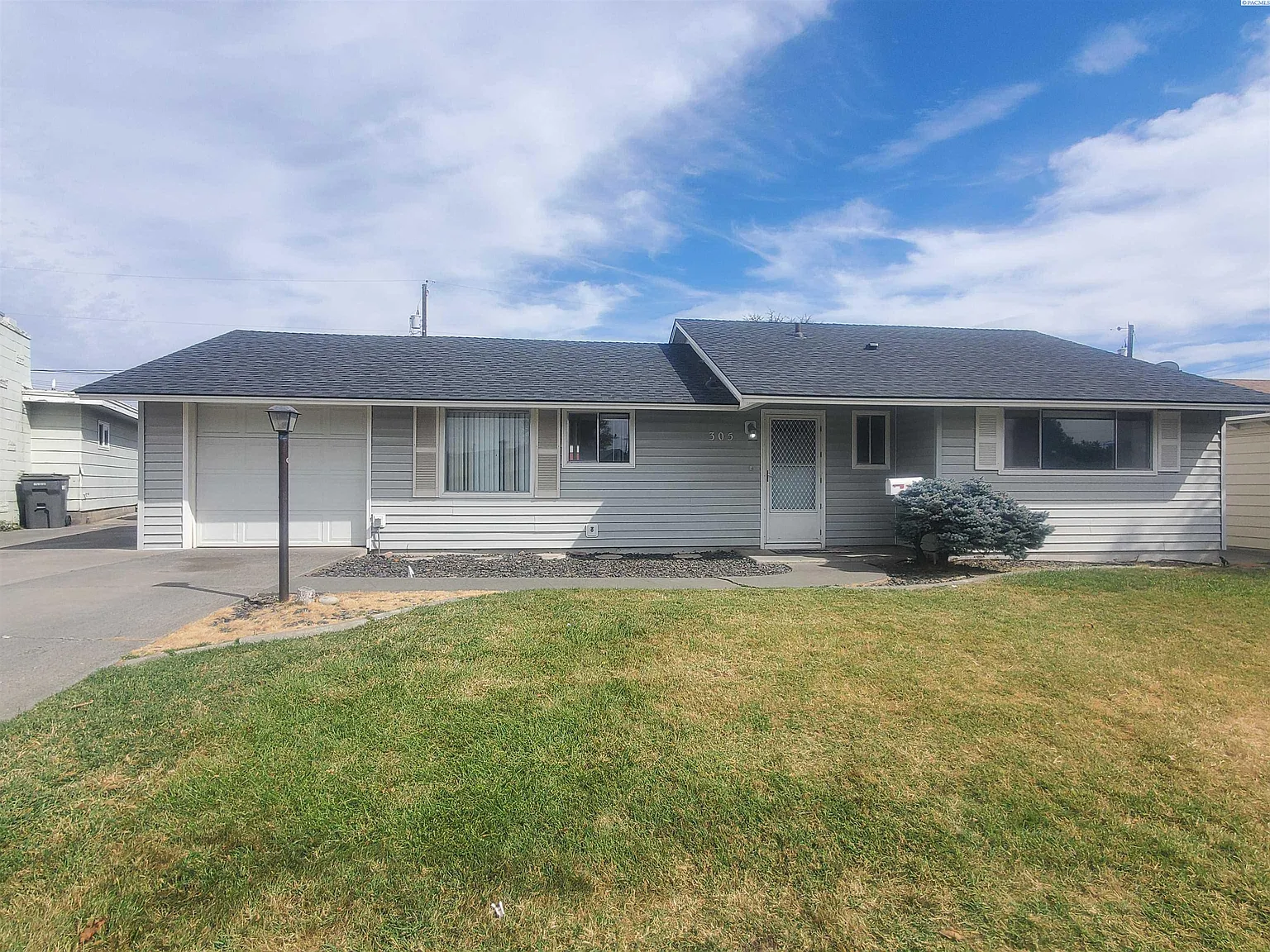 3 bed, 1.0 bath, 970 sqft, $1,850 — Photo 1