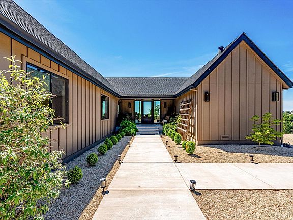 3rd image of 1750 Crystal Springs Court