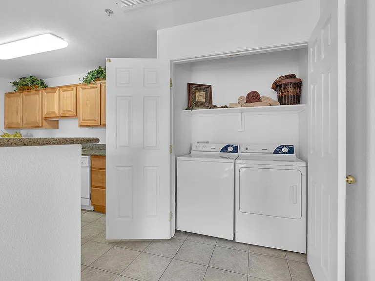 9925 W Russell Rd — Photo 39
