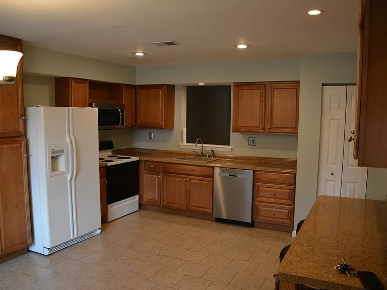 Large eat in kitchen
