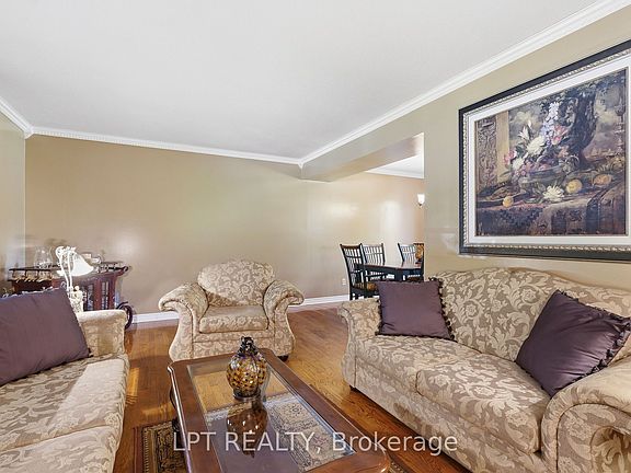 4th image of 18 Louise Cres