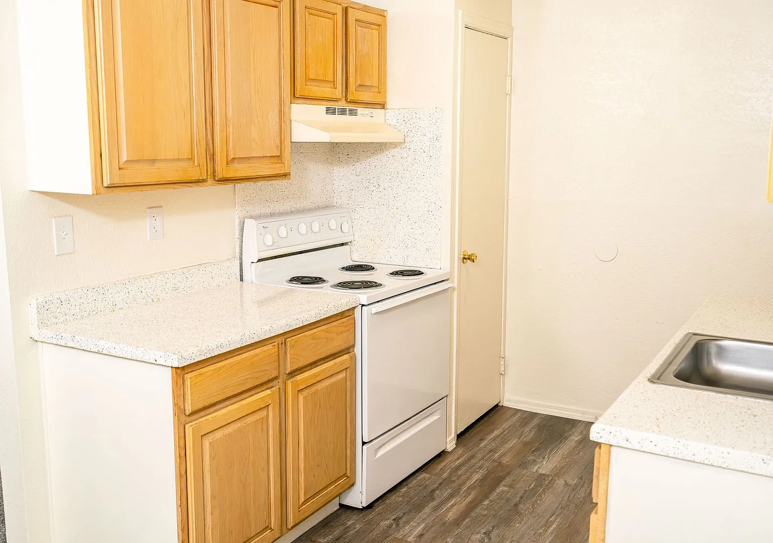 Tamarack Place Apartments — Photo 3