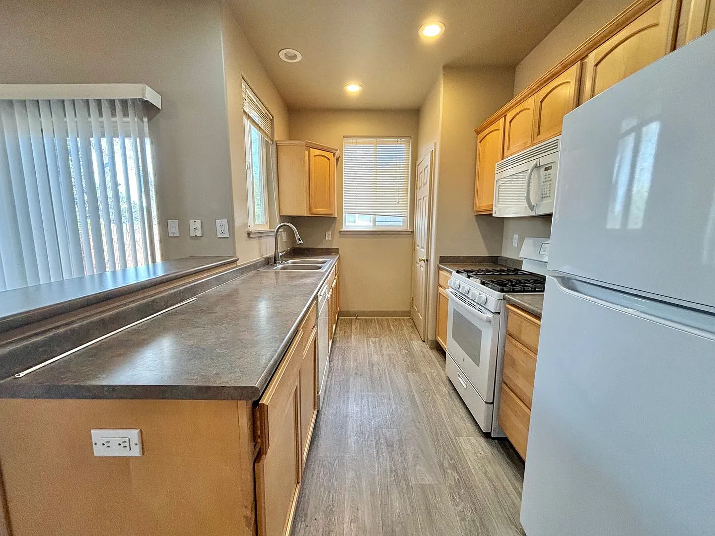 Check Out This Open Two Story Duplex Near The Old Mill And Downtown Bend — Photo 3