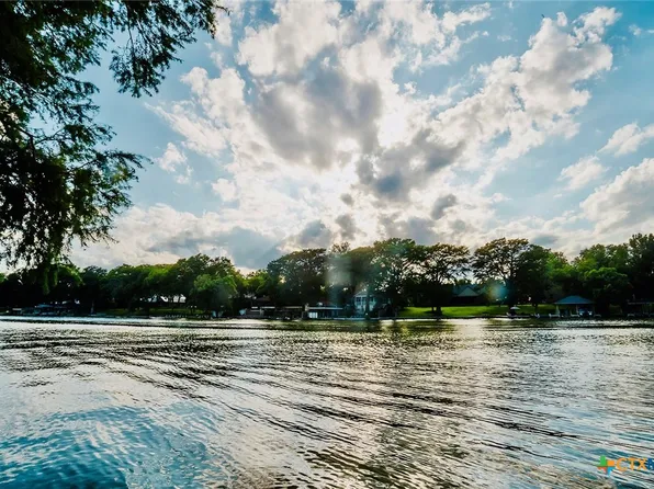 145 Bobwhite Trl, Seguin, TX 78155