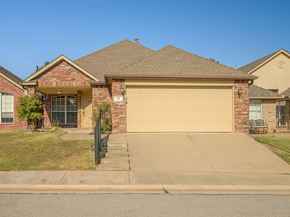 15 S Ridge Pointe Dr, Edmond, OK 73034