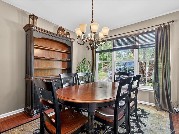 3rd image of 3 Braemar Way
