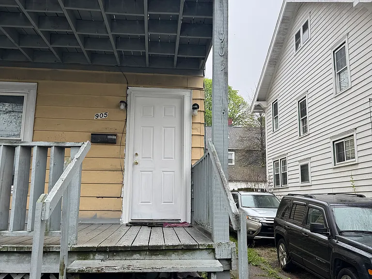 905 E 24th St — Photo 1