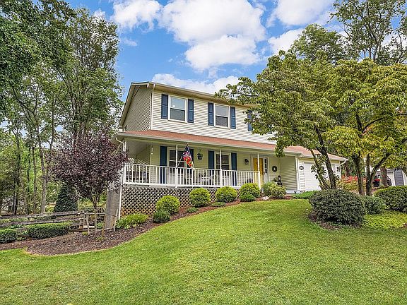 2nd image of 6614 Lancaster Dr