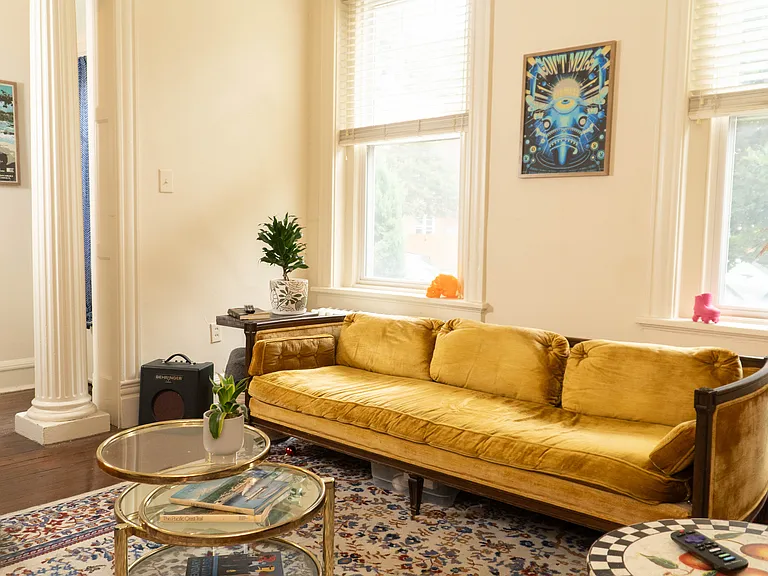 302 N Mulberry St — Photo 5
