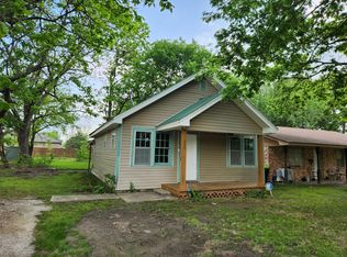 426 W 5th St, Ada, OK 74820
