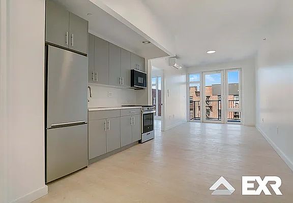 3rd image of 14815 89th Ave #6K