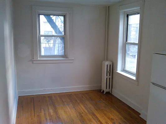 Rented by Green Line Realty | media 40