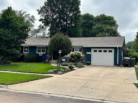 3rd image of 533 Prospect Dr