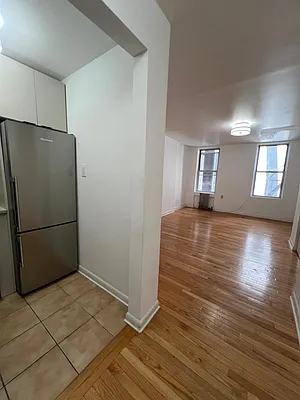 Rented by Five Town Global Realty | media 2
