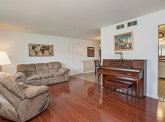 4th image of 3S043 Sequoia Dr