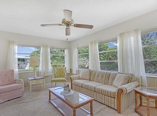 545 Palmetto Dr, Lake Park, FL 33403