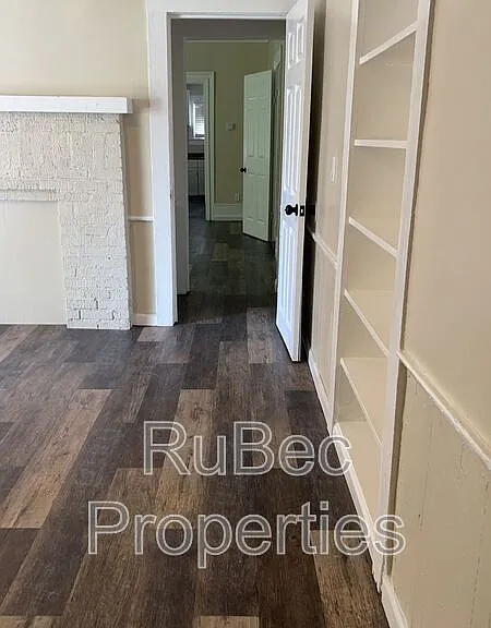 201 E 3rd Ave #3 — Photo 3